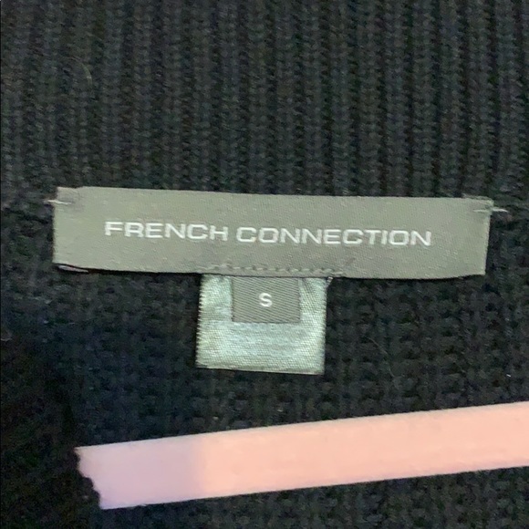 Black cold shoulder sweater - Picture 3 of 4